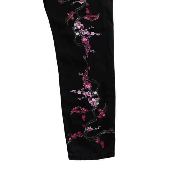 Sakura-Shadow-pants-rightFoot